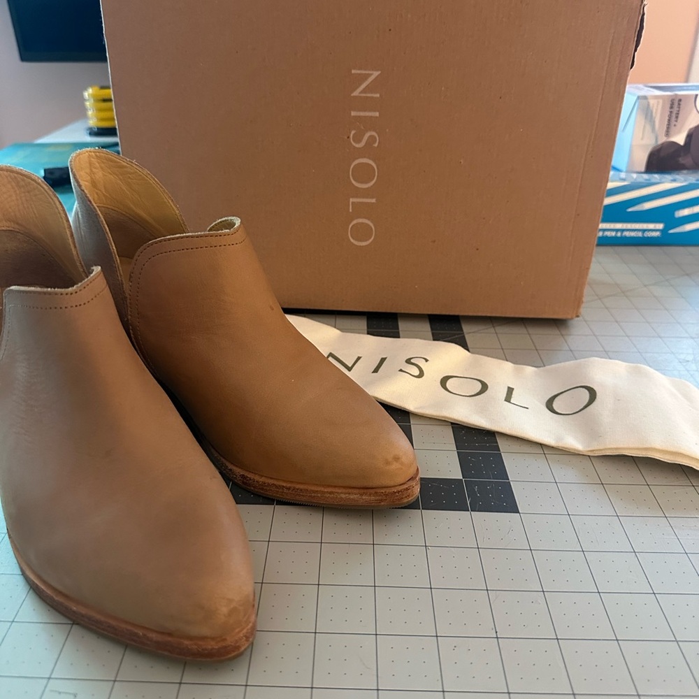 Nisolo Tan Leather Ankle Boots